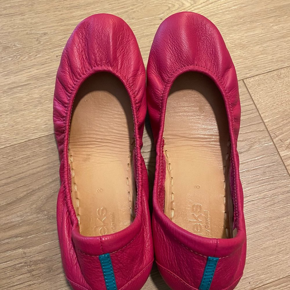 Fuchsia Tieks Ladies 8 shoe